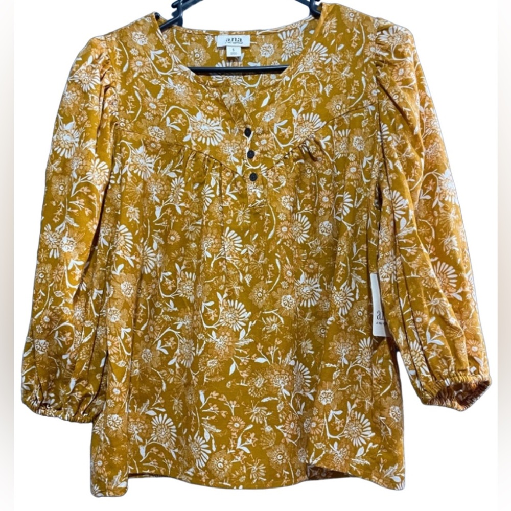 a.n.a 3/4 sleeve yellow shirt with flowers size S